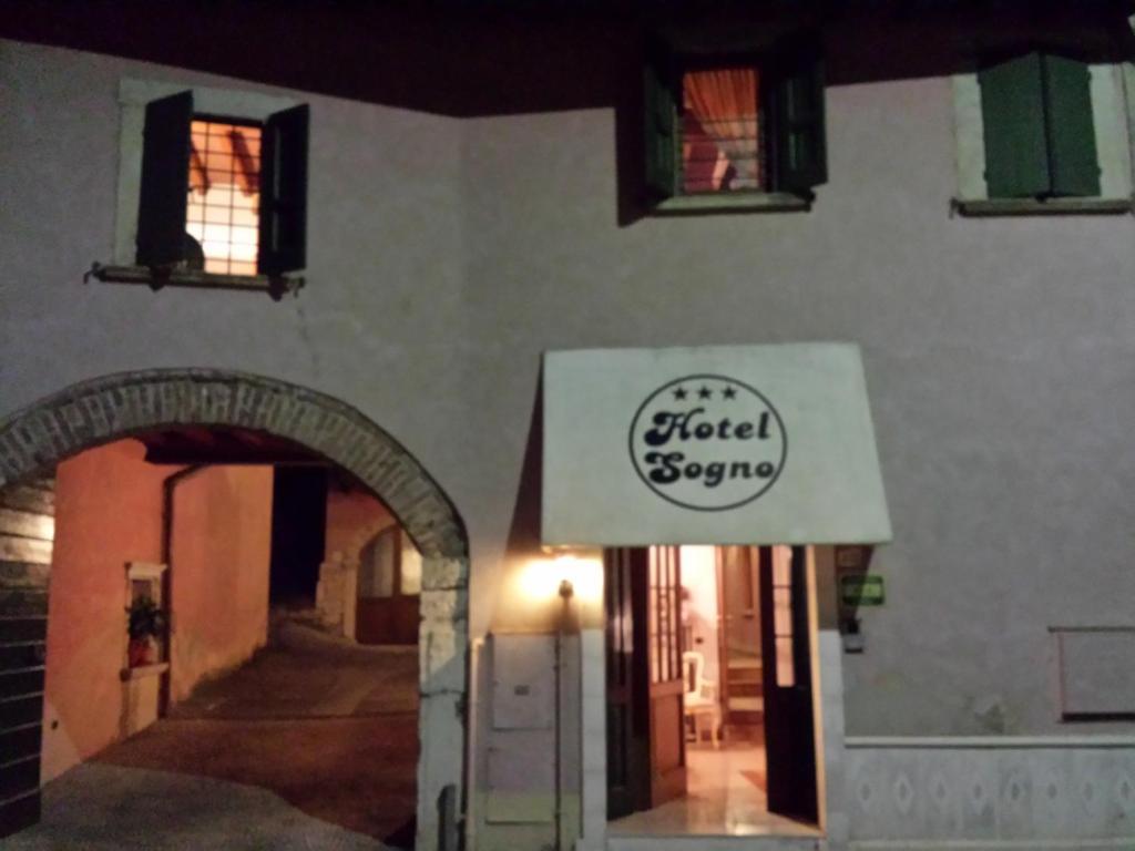 Hotel Sogno Реццато Экстерьер фото